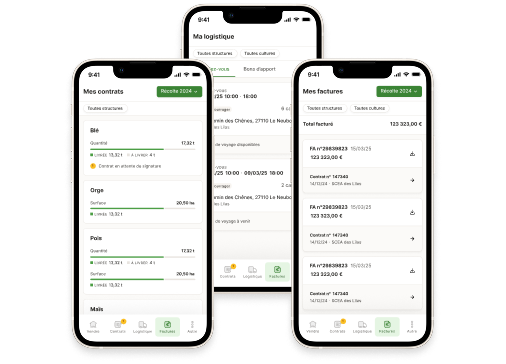 Maison Sources — Comptes 24 h/24, 7 j/7 : triptyque d’écrans iPhone présentant l’espace Mes contrats (Récolte 2024 : blé, orge, pois, maïs avec jauges livré / à livrer / dépôt et accès aux contrats), Ma logistique (bons d’apport/logistique filtrables par structure et culture) et Mes factures (liste des factures avec références, dates et montants). Données classées par culture et campagne, historique BZ complet accessible à tout moment depuis l’app.